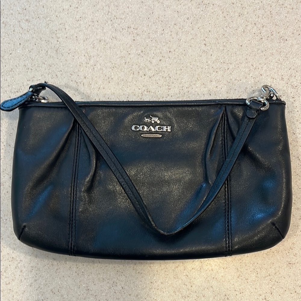 Coach Black Leather Shoulder Bag. Great Condition
